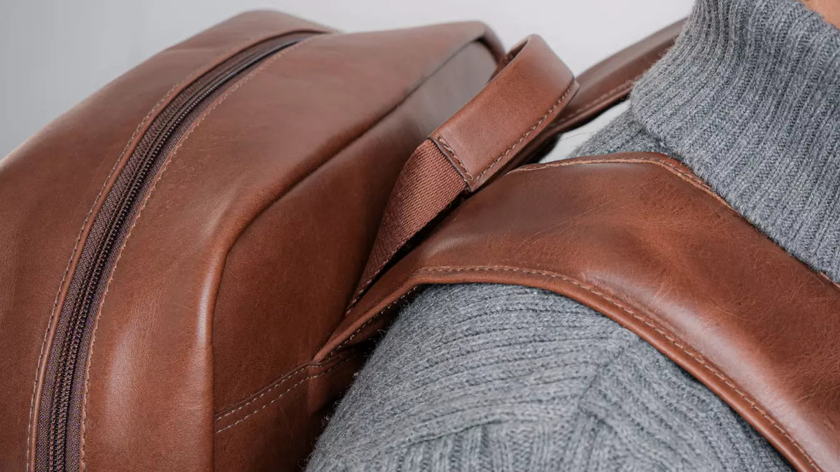Mochila de couro legítimo vale a pena? Guia completo e honesto