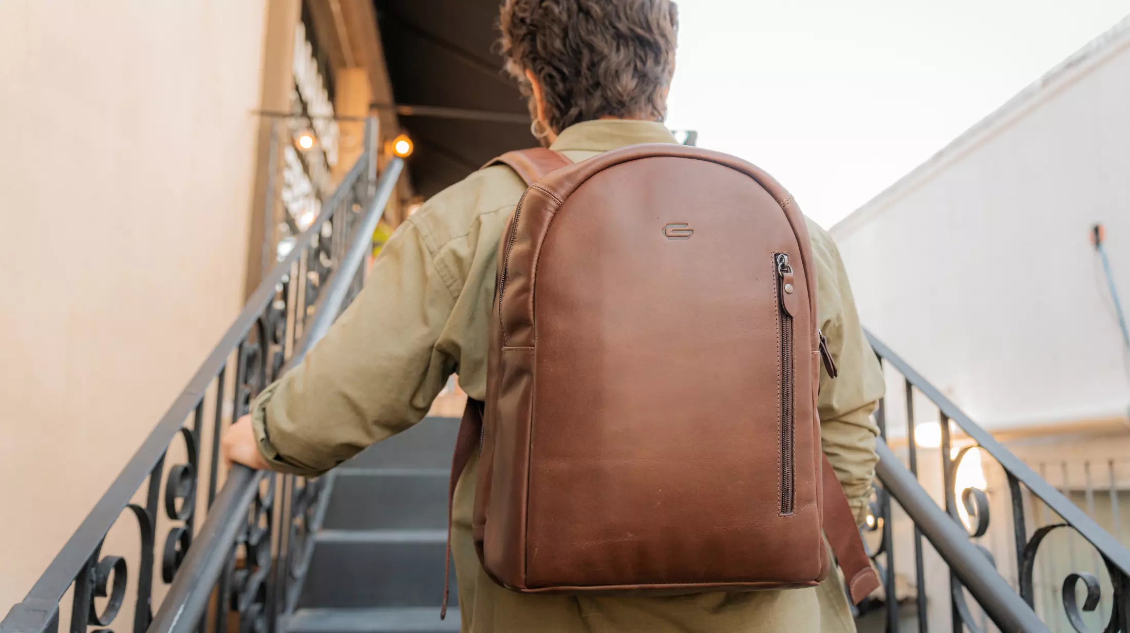 mochila de couro legítimo para transporte de equipamentos de trabalho