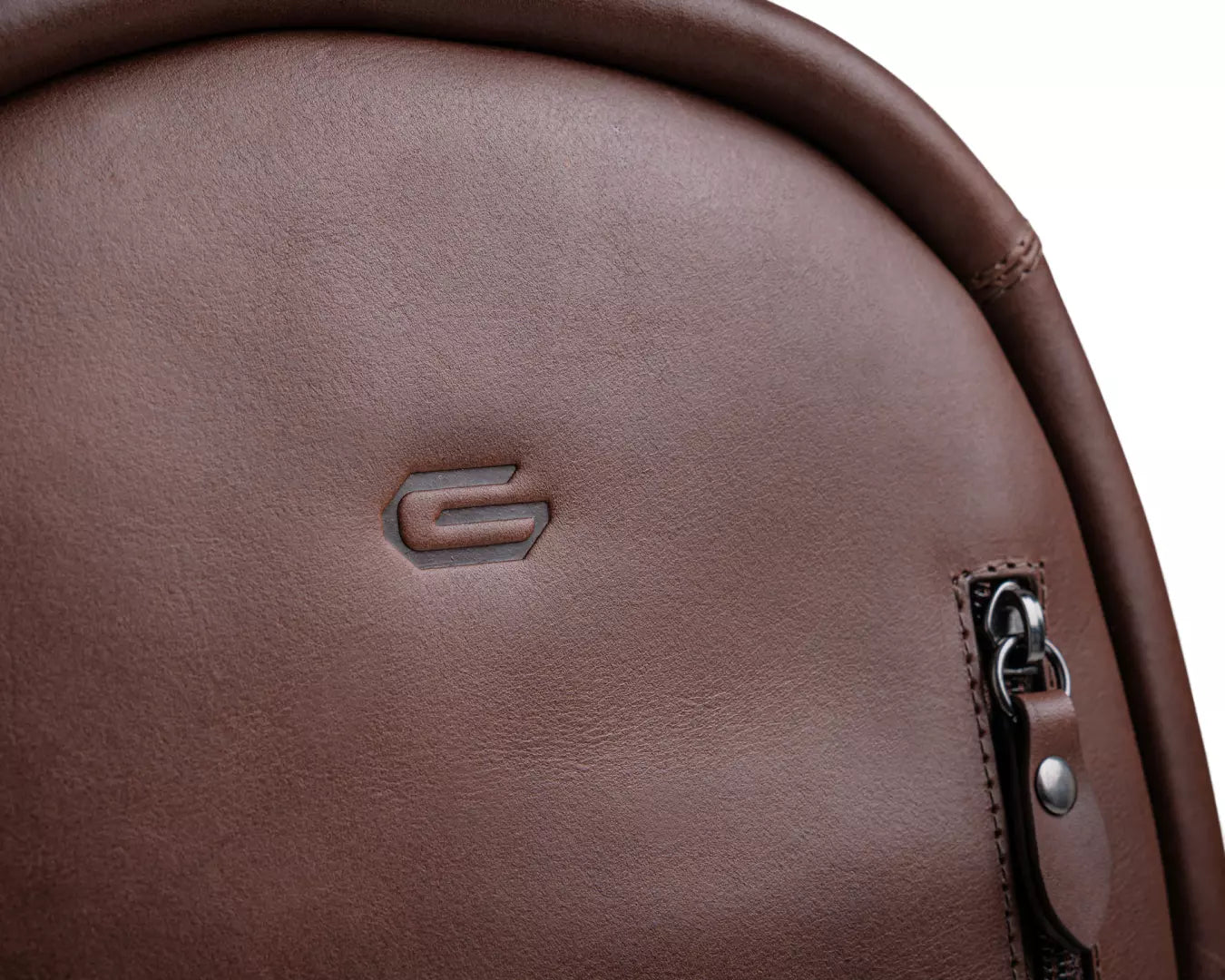 mochila executiva de couro legítimo com compartimentos para acessórios