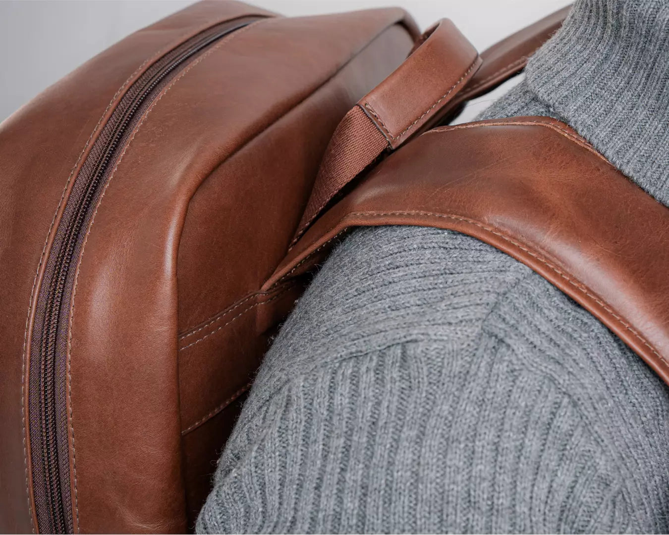 mochila de couro legítimo para notebook 15.6 executiva