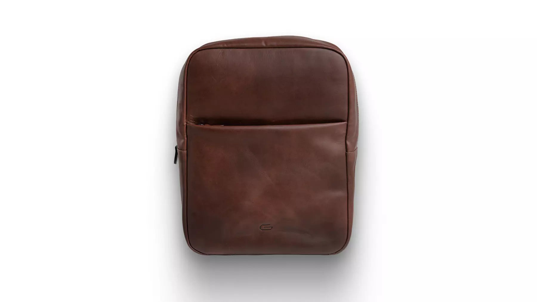 detalhe da mochila de couro legítimo com estética de patina