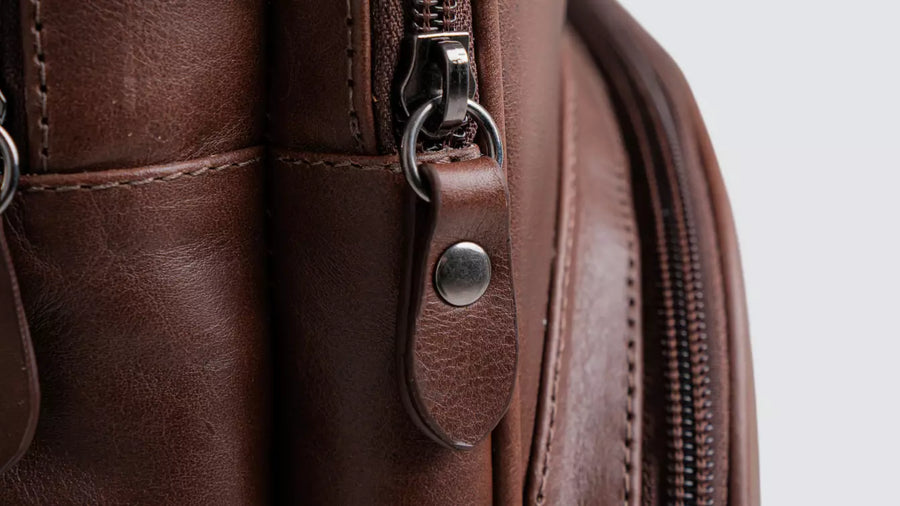 Quais são os tipos de mochilas de couro masculinas?